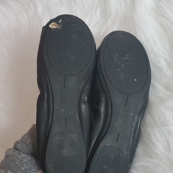 *RARE SIZE 4* Vince Camuto Studded Flats - Picture 5 of 5